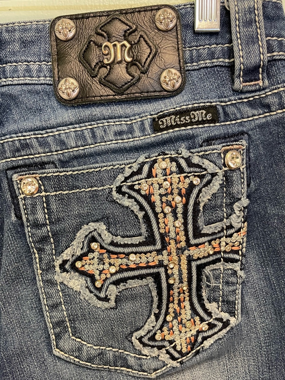 Miss Me Signature Capri Embellished Pockets